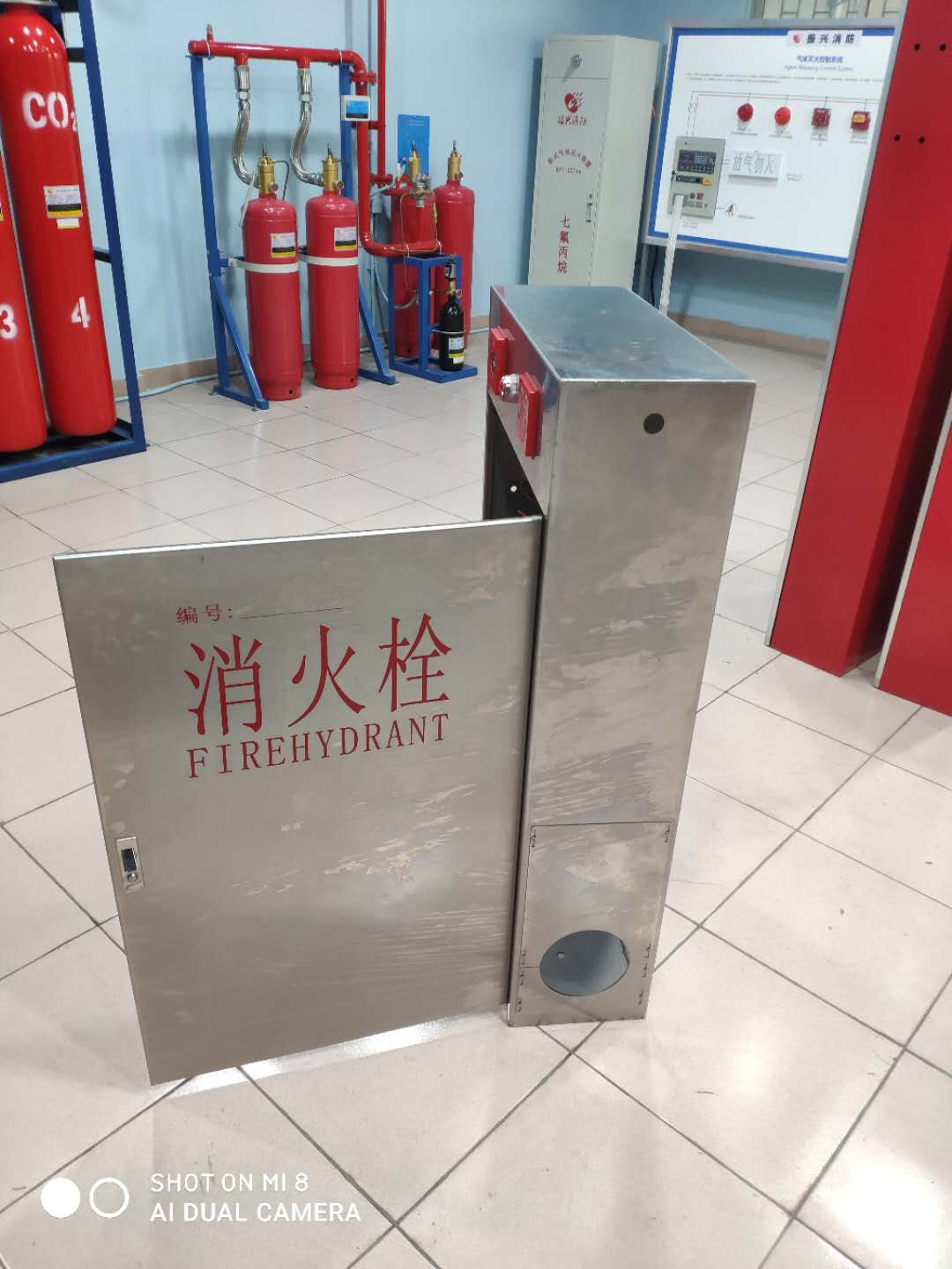 消火栓箱SG24C65Z-J內一般配備什么？怎么購買(mǎi)消火栓箱？