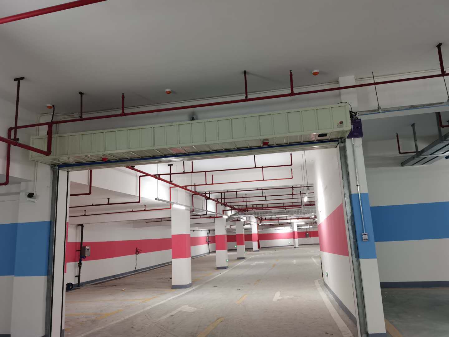 無(wú)機布防火卷簾門(mén)的有什么特點(diǎn)？